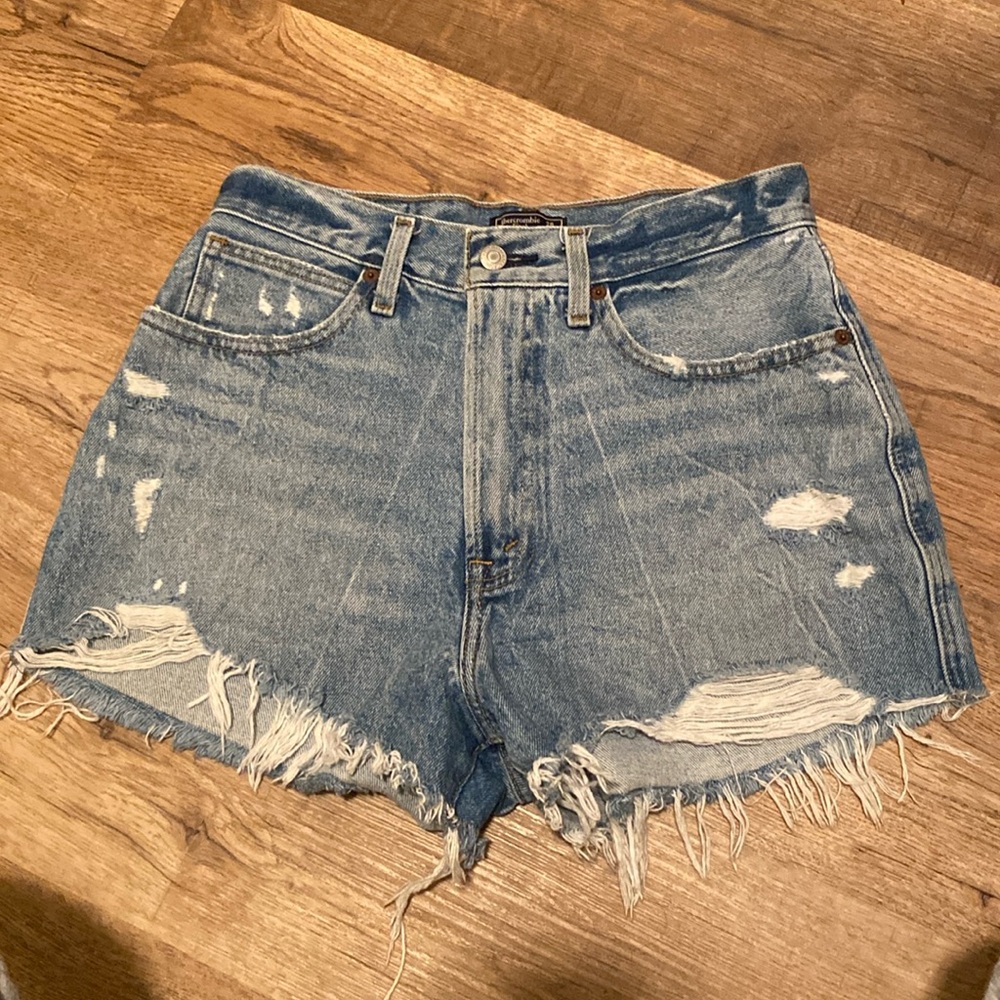 Abercrombie & Fitch Womens Natural High Rise Short Size 6